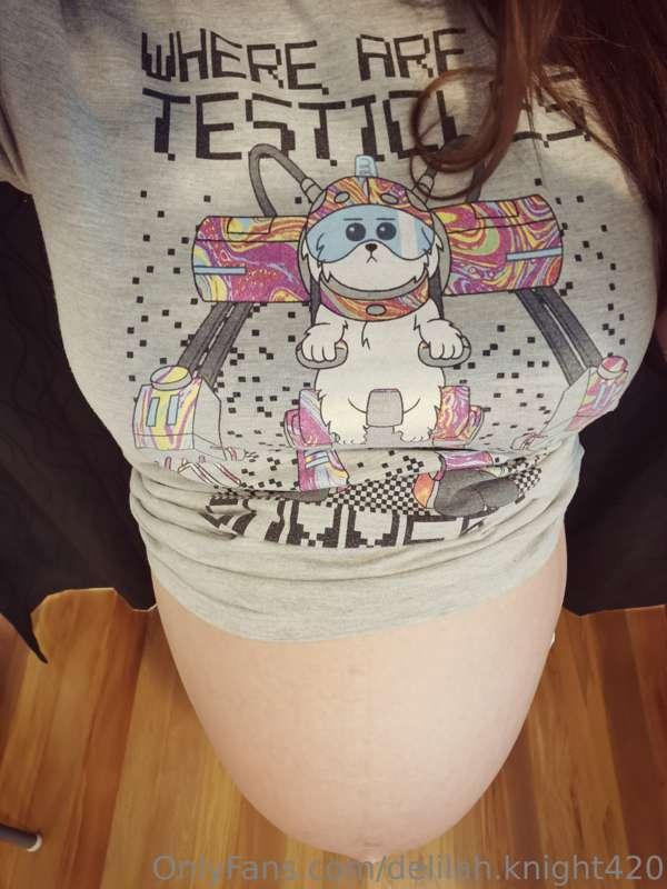 Can't see my feet or pussy from my POV 🤭
Am I the only one w..