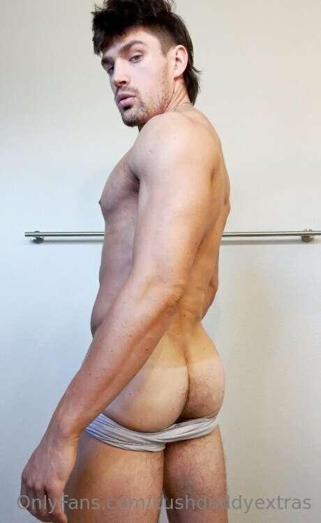 feeling cheeky 😏 happy president’s day 🌭🇺🇸