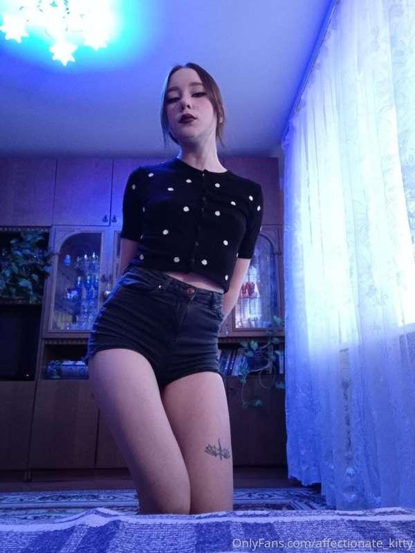 Do you want me to undress slowly for you?💋😘😋