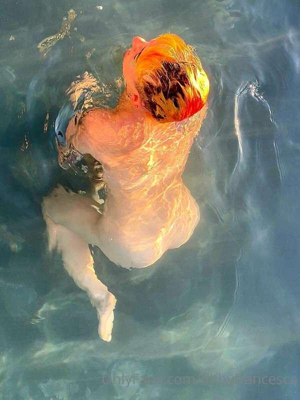 Unlock my latest posts to see me absolutely dripping wet ;)