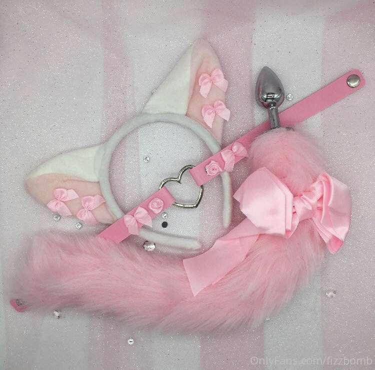 Alrighty help me pick! Cat or bunny for an upcoming photo se..