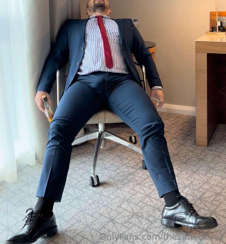 thesuitedboss image #0