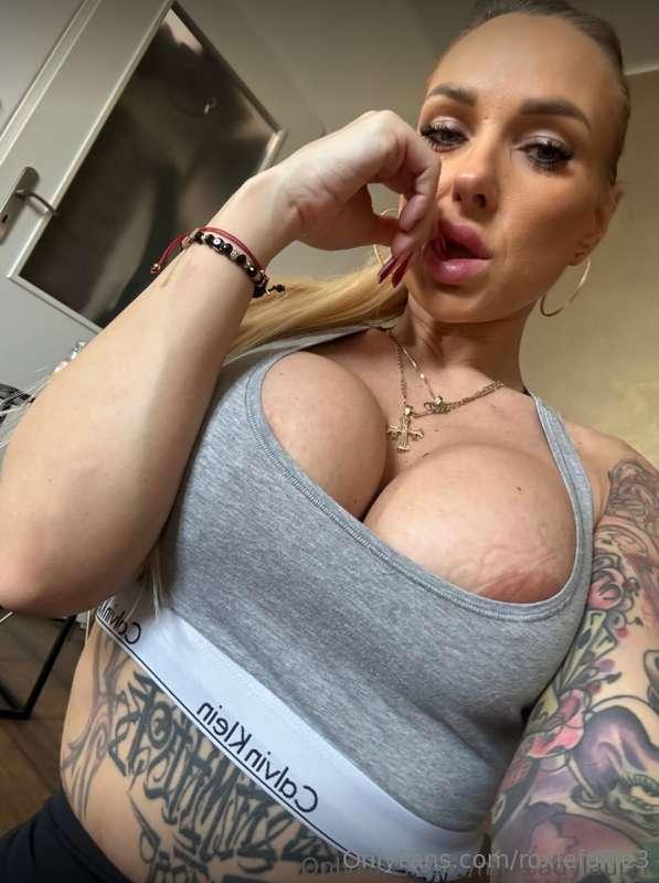 HORNY BAE @missladylauren FINALLY ON ONLYFANS 🤍😍THIS BABE @m..