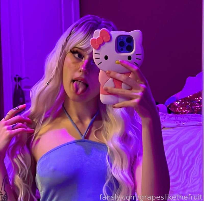 My base tier is only 5$ now 🍇 #fyp #mouth #tongue  #smallboobs  #slim #blonde 