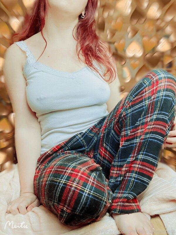 Lazy Sunday’s are the best, though. Just comfy pjs~ and coff..