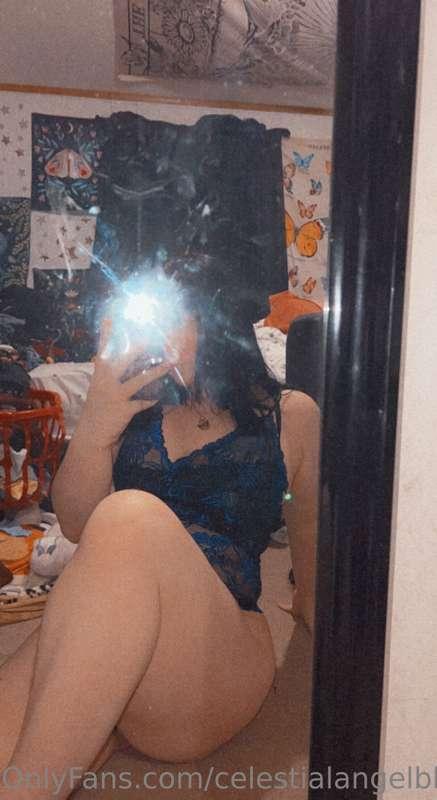 who wants to spoil me for christmas? 💗