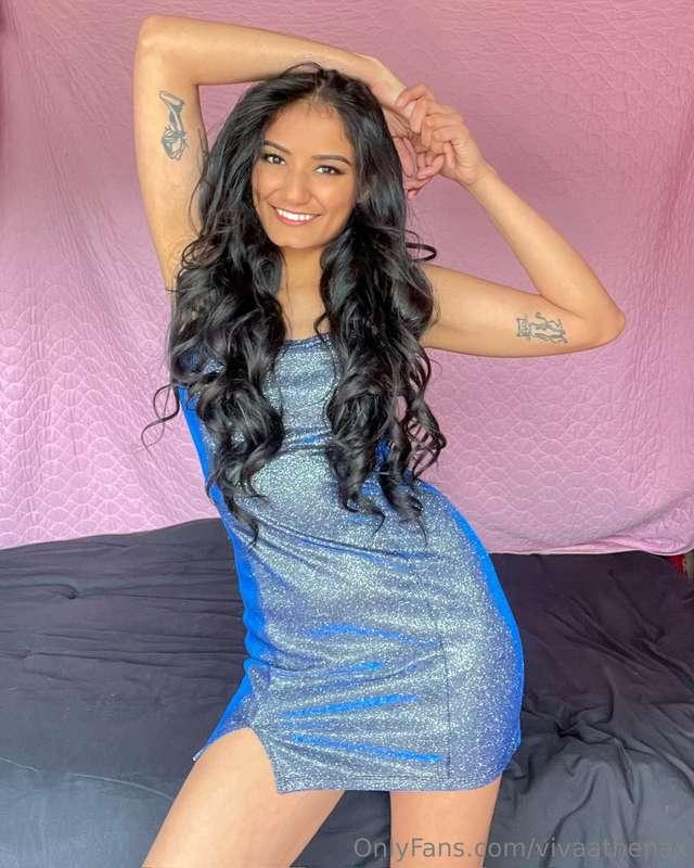 Blue is my color… but yours will be red after watching me 😏💋