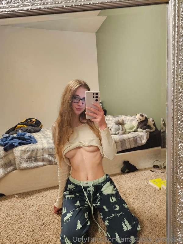 Yes, this is my idea of comfy 💗