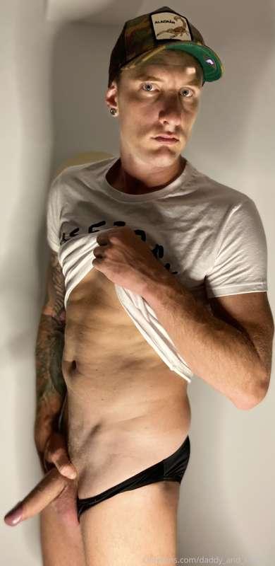 Clothing: @jeffreysibizamen 
@free_daddy_and_littleboy