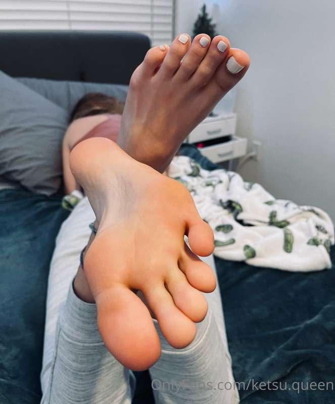 He took me home and asked to take a picture of my feet. Lil ..