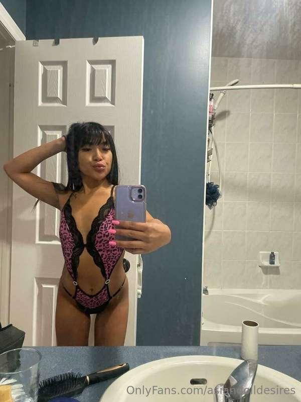 bend me over the counter baby ? 😻