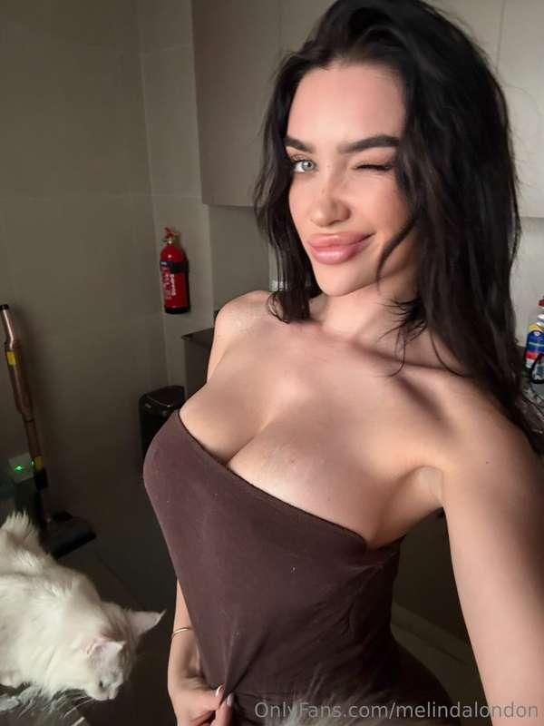 i know you're staring at me👀🤭