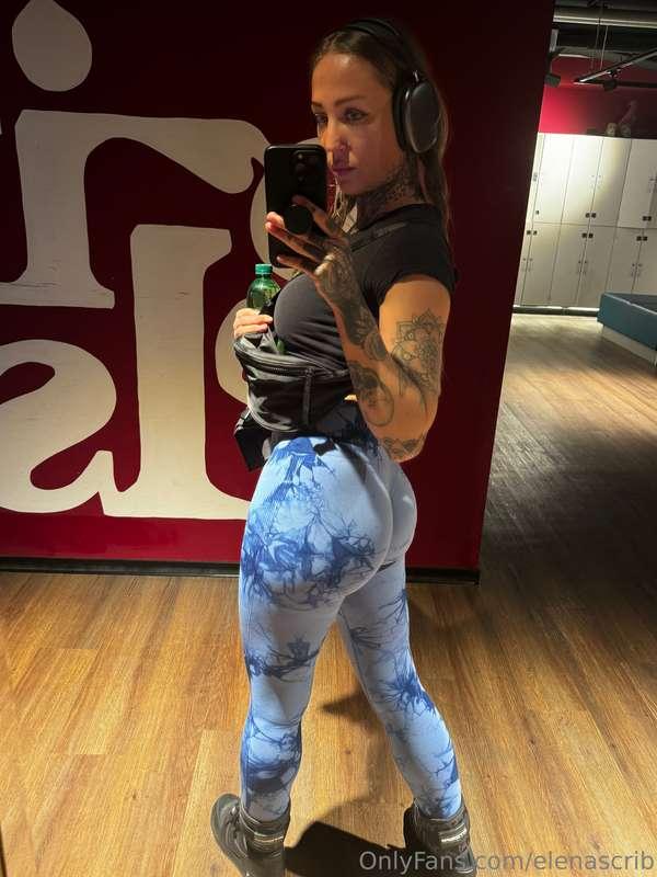 ein halloooo aus dem gym!! 😱 omg ich war hier jetzt ein paar..