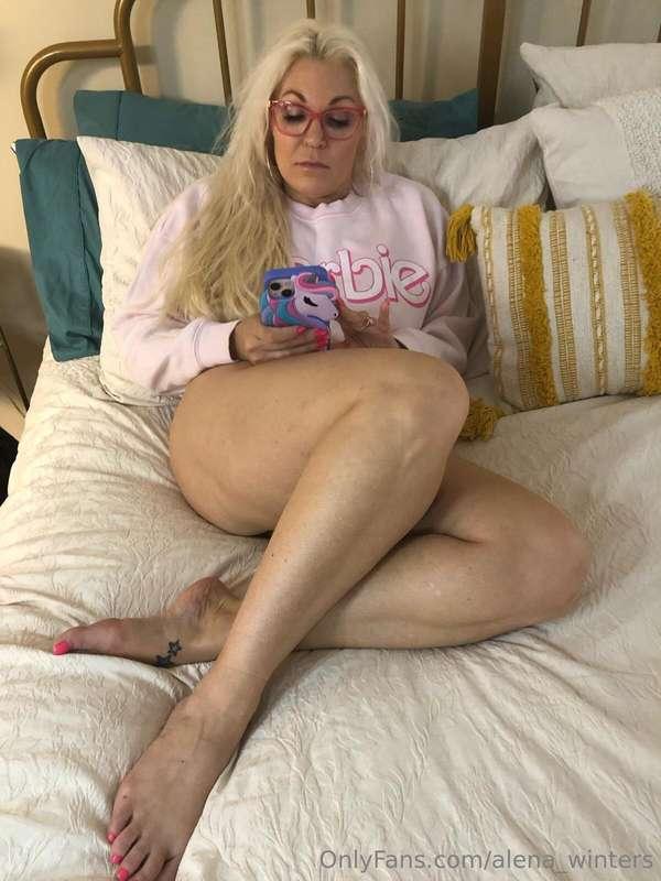 Messaging you about all the things I’d love to do to you 💌