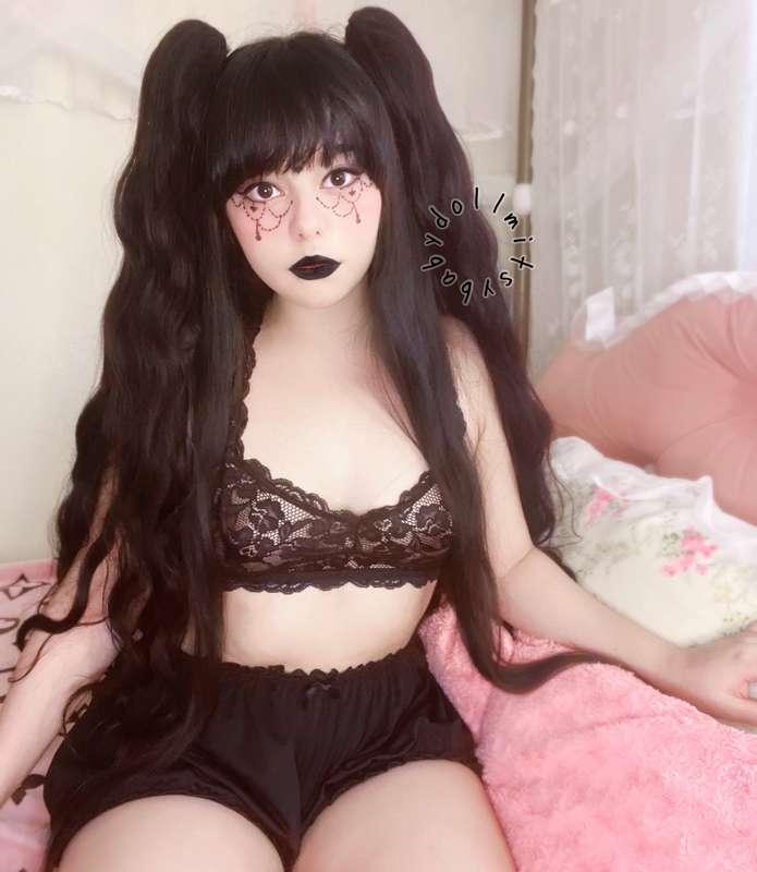 it's almost october, so i wanted to surprise you all with some goth princess fun! clips upload tomorrow, october 1st! 🖤