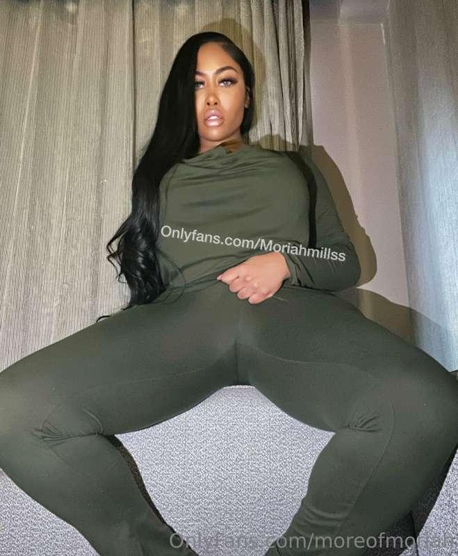 Do I know how to make you hard? 😈