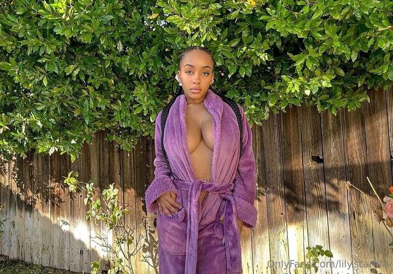 Good morning, Daddy 😘 Ready to unwrap what I’ve been hiding ..