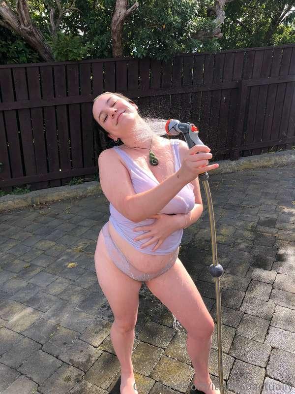 Yeah… I got a bit distracted with the hose 😜