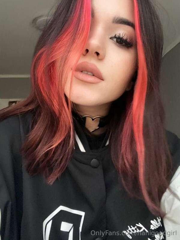 💖 Sultry @asuna_yuuki 💖 will captivate you with her seductiv..