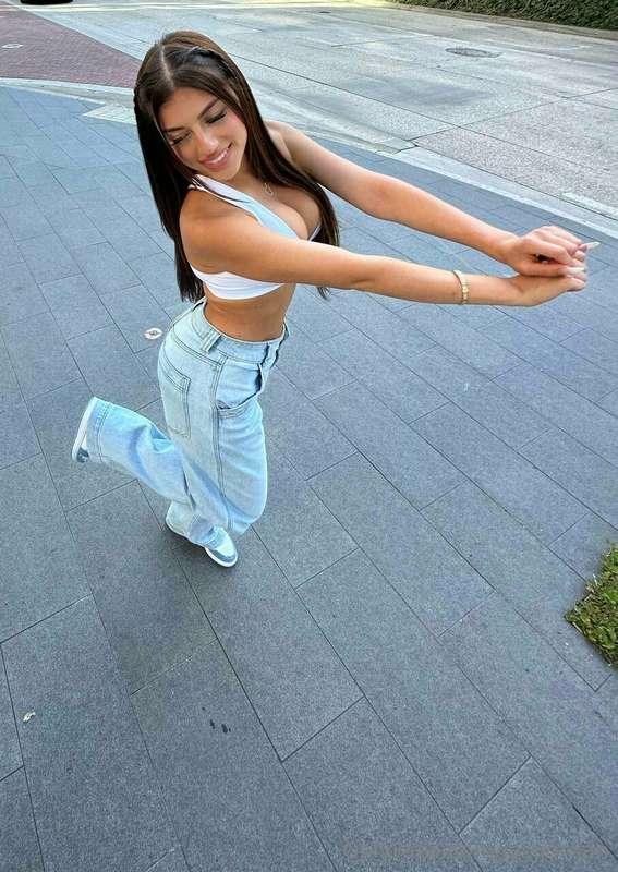 BE HONEST! if this was your girlfriend what would you do to ..