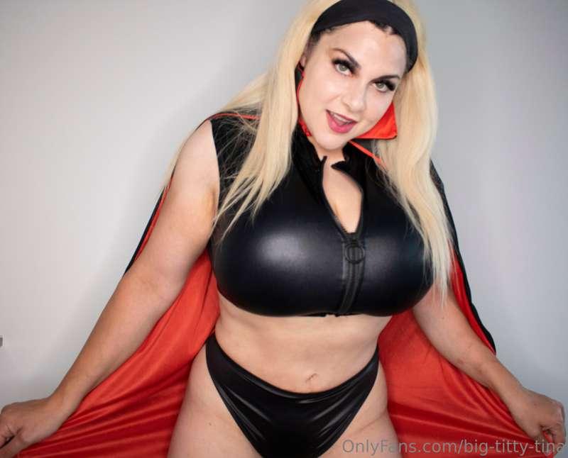 Happy big titty Halloween!