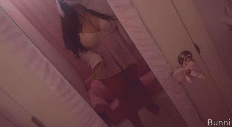 strawbewwymilf image #1