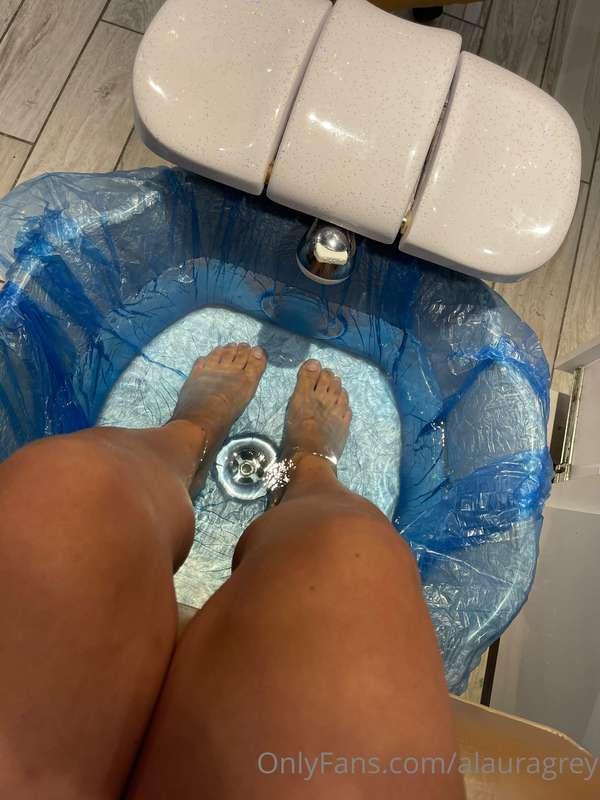Finally treating myself to a much needed pedicure 🥳