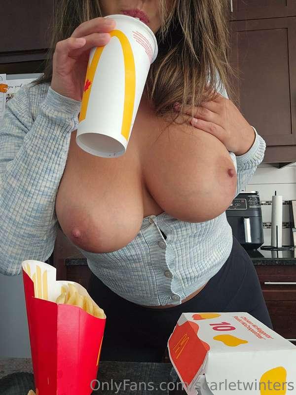 Who's taking me for lunch 🤣😜