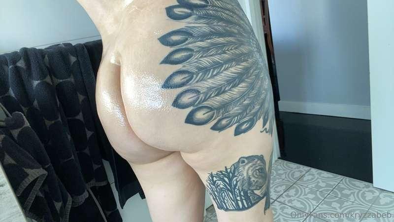What would you do with my oiled up ass? 😈😏