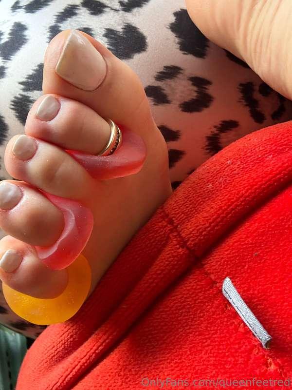 queenfeetred image #6