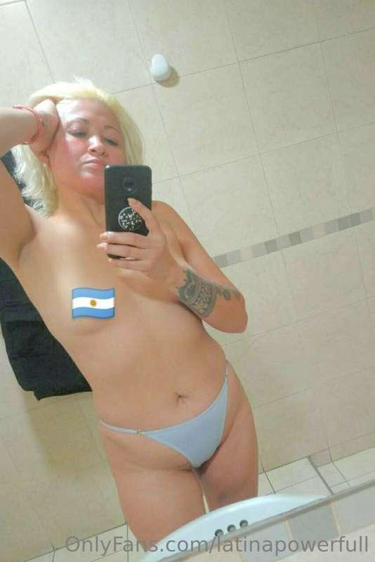 @alexhooott
💚Suscripción free 
Sexting 🔥
👅Femdom sesión
👰Vir..