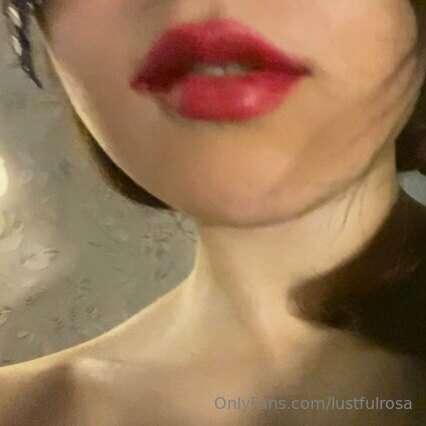 my lips are sooo kissable 🥳
dudaklarım çok öpülesi 👁️💗
