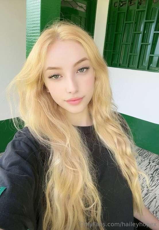 My college bestie just signed up 🥹go say hi to @aylareed 💕