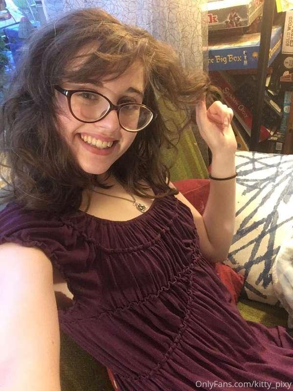 Just a SFW selfie of me in my favorite color, as promised 😇💜