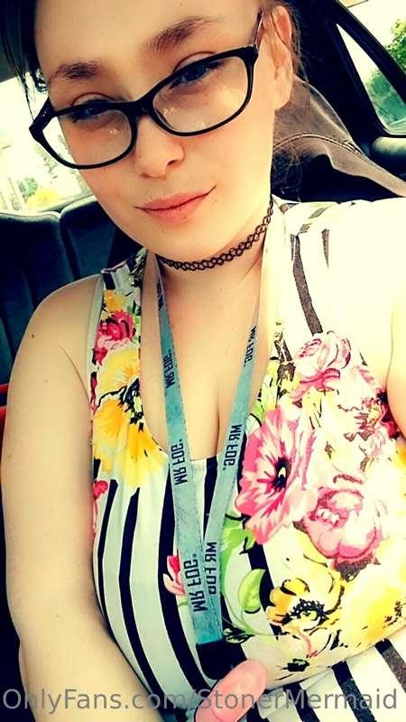 It's hot out today🥵
Someone come take this dress off me and ..