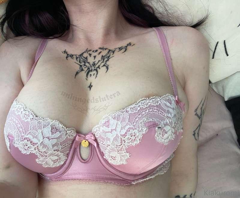 Hips and tits 😳