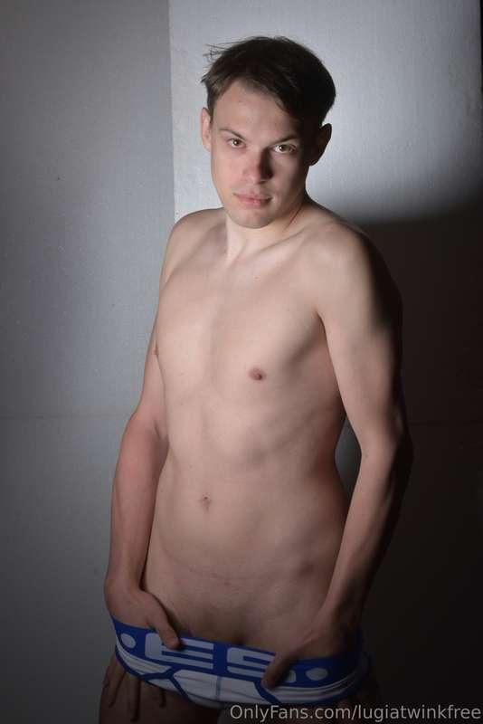 Swipe to undress 🍆👀