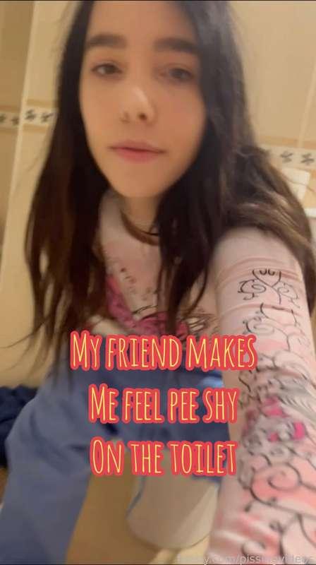 pissingvideos image #0