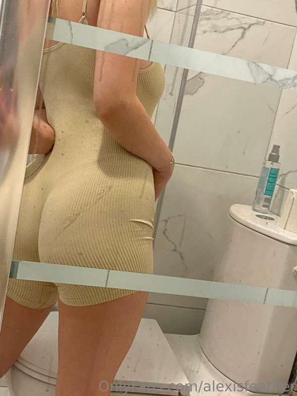 Tip $20 for a pic of my tits in private 🤤