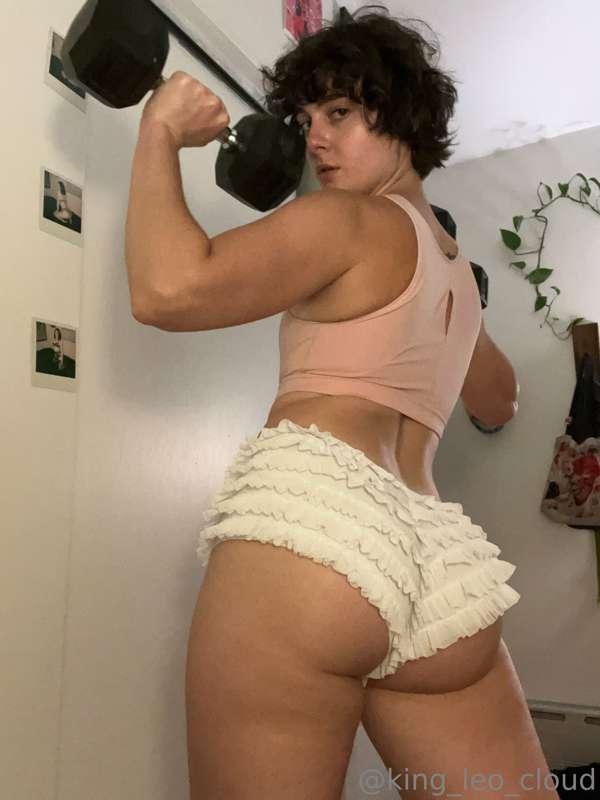 How do you guys feel about my workout outfit? Would you let ..