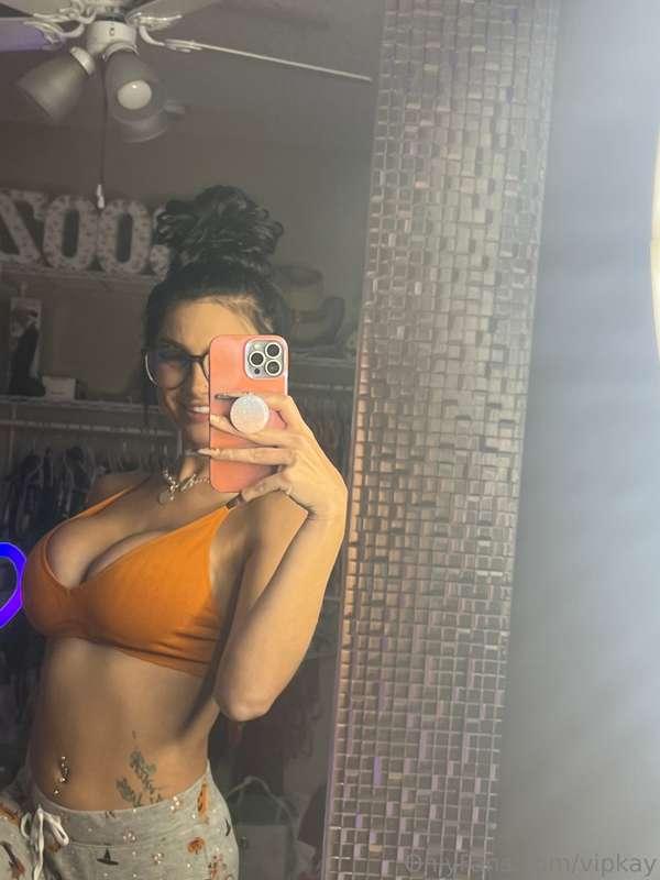 i wanna cum all over your dick babee would u creampie me? 💦 ..
