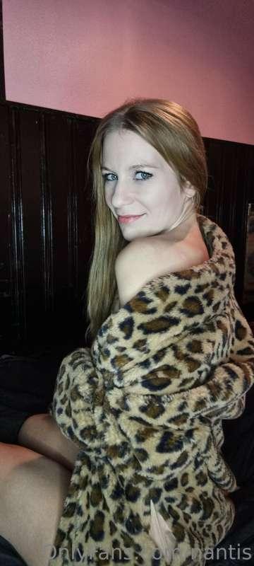 Wanna be my prey, or wanna hunt me, my dear?😝