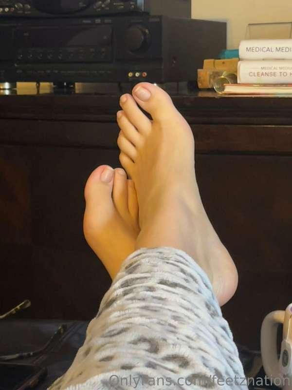 Lick my bare toes