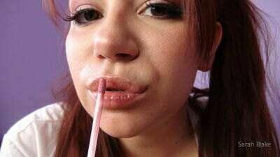 Meow, sexy lip gloss kisses!