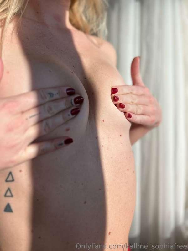 Happy titty day 💕