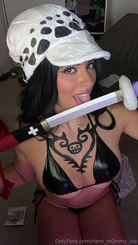 Anime Friday special for y’all! Do you know who this is? 🖤
