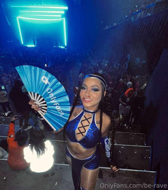 Kitana won Halloween 🎃 DM me if you wanna more up close foot..