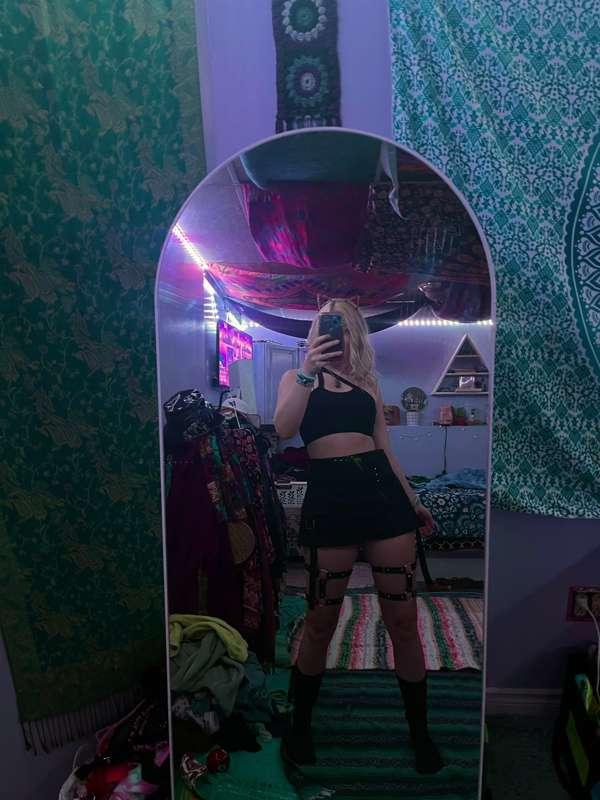 janie_c image #2