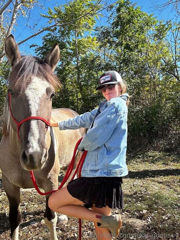 Homegrown country girl gonna give her a whirl 🩵
