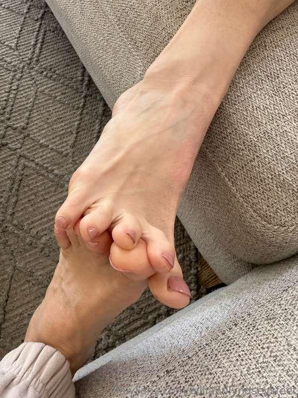 billiandlyndseysfeet image #0